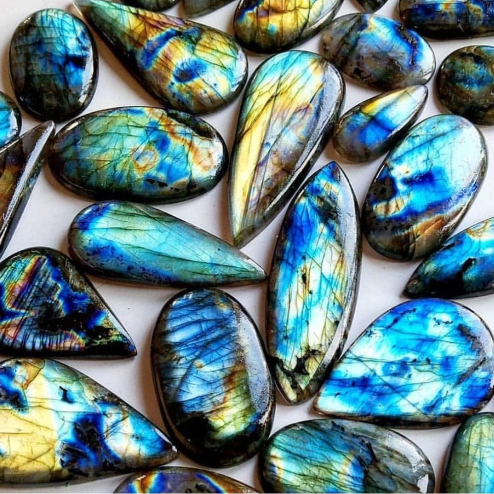 Amazing Labradorite - Picture 1 of 9